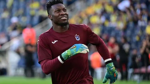 揭秘热刺与蓝军争夺战：罗杰斯转会风云，维拉惜别英超新星！